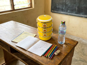 Stackable multi-tier lunch box